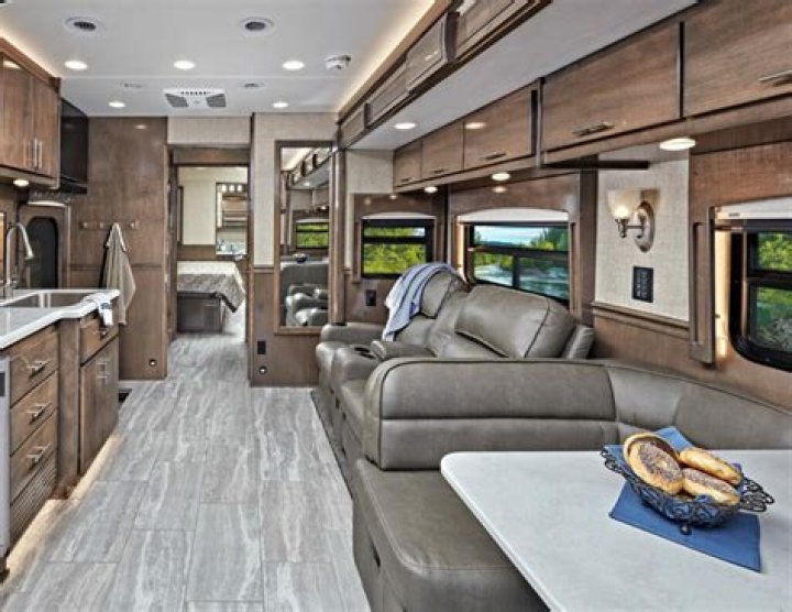 Who makes renegade rv?